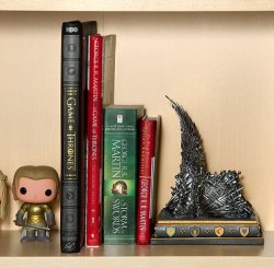thegadgetflowofficial:  Game of Thrones Bookend - http://ift.tt/1LHol3t