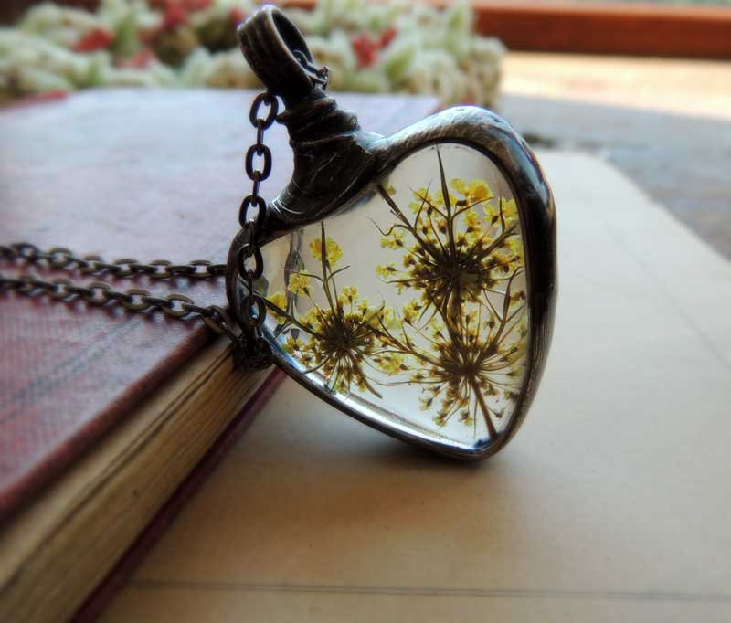culturenlifestyle:	Ethereal Terrarium Jewelry Polish boutique Mariaela creates handmade
