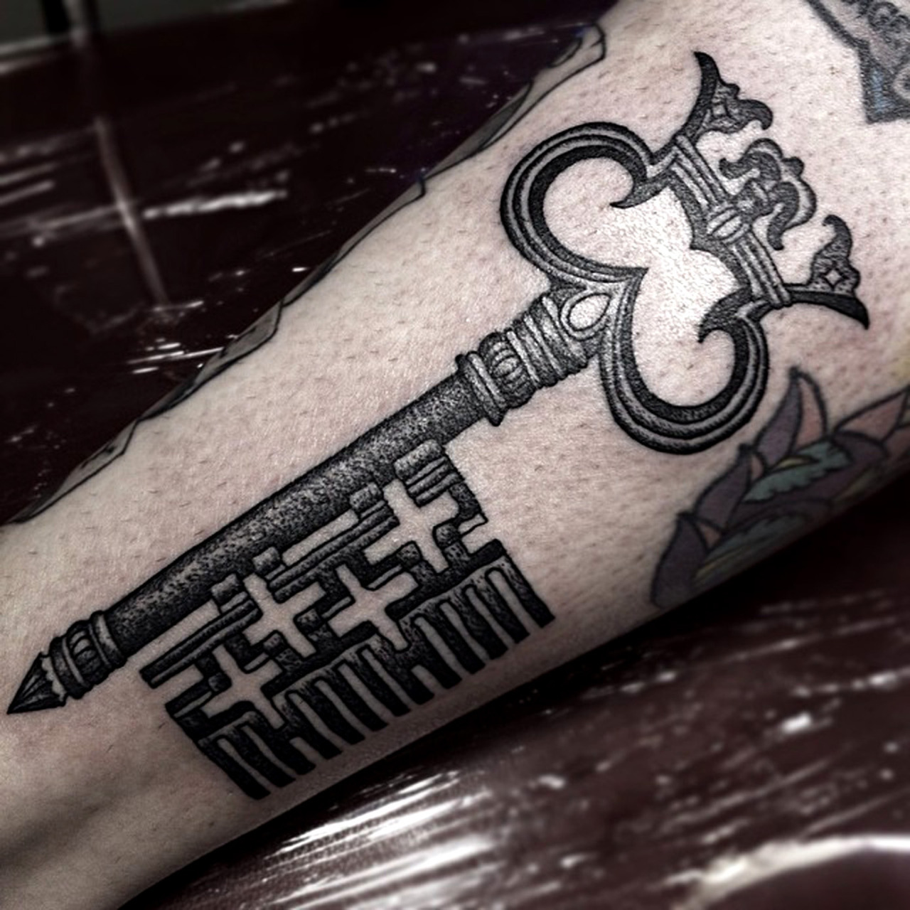 thievinggenius:  Tattoo done by Alexander Grim. @alexandergrim
