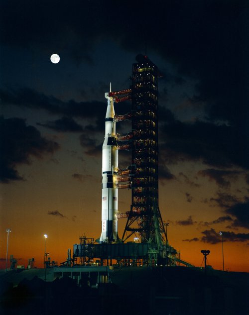 wonders-of-the-cosmos:Apollo 4, (also known as AS-501), was the first, unmanned test flight of the S