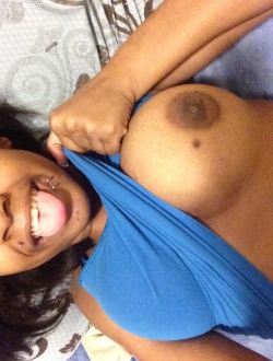 boobsandwolves:  come lay with me?