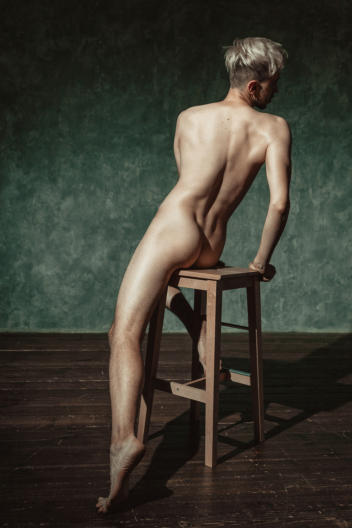 ohthentic:  thomas-bartosh:  ARTISTIC NUDE   Oh 