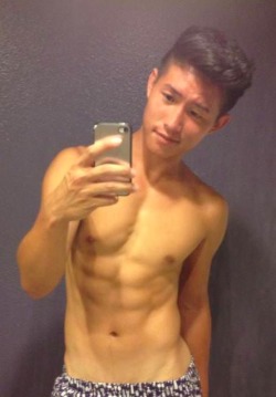 dreamsnfantasies:  digmyditto:  thanks for the submission, but where’s his nudes? :D  Cute 