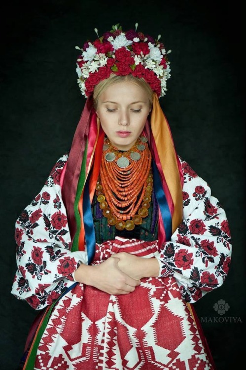blueskygoldenground:Ukrainian style