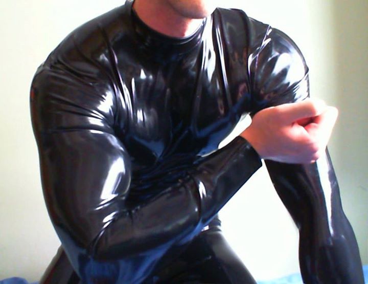 Only +18 French guy, Fan de Latex