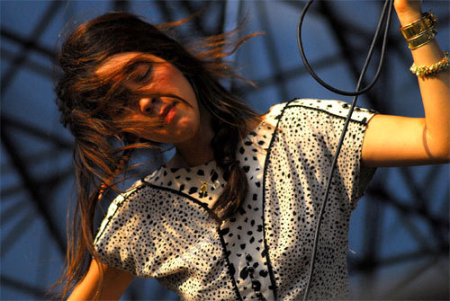 joga:  Kazu Makino of Blonde Redhead