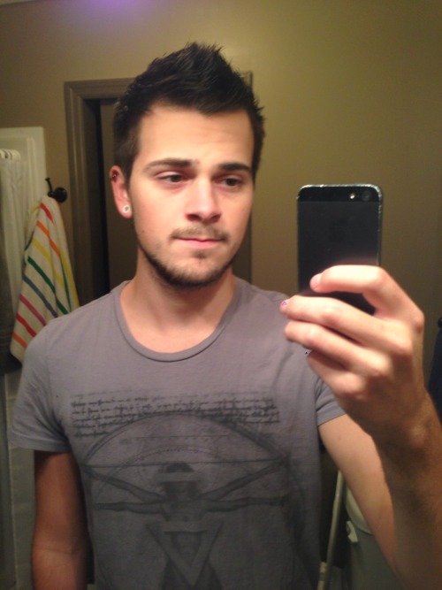 aubsticle:  i’m a mirror model y’all 