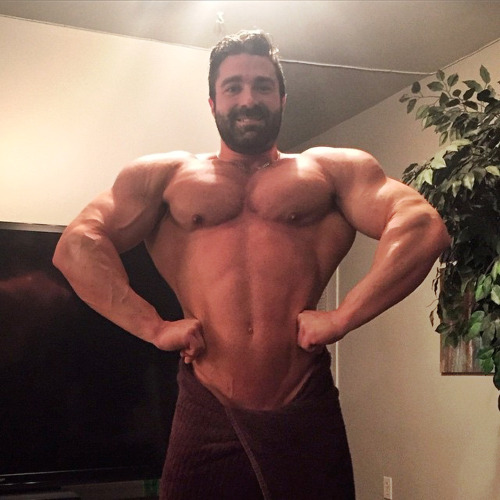drwannabewannabe:  roidsville-zoo: Tommy Desbiens    Tommy Desbiens…  