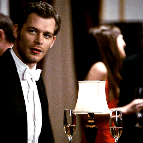 Klaus and Caroline in “Dangerous Liaisons” 