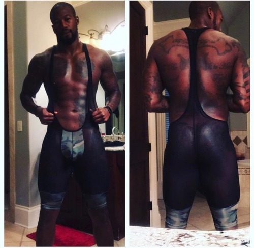 lamarworld1:  Ray Edwards booty & bulge