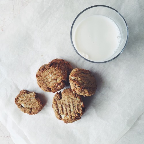 Not so traditional Anzac cookies! Ingredients: • 1 cup of rolled oats • 1 cup of almond meal • 1/3 c