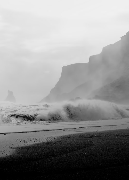 mvssmedia:black sand beach-vík ír myrdal, iceland | original photo by jan erik waider