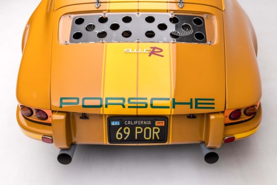 vintageclassiccars:911 CR - nice.