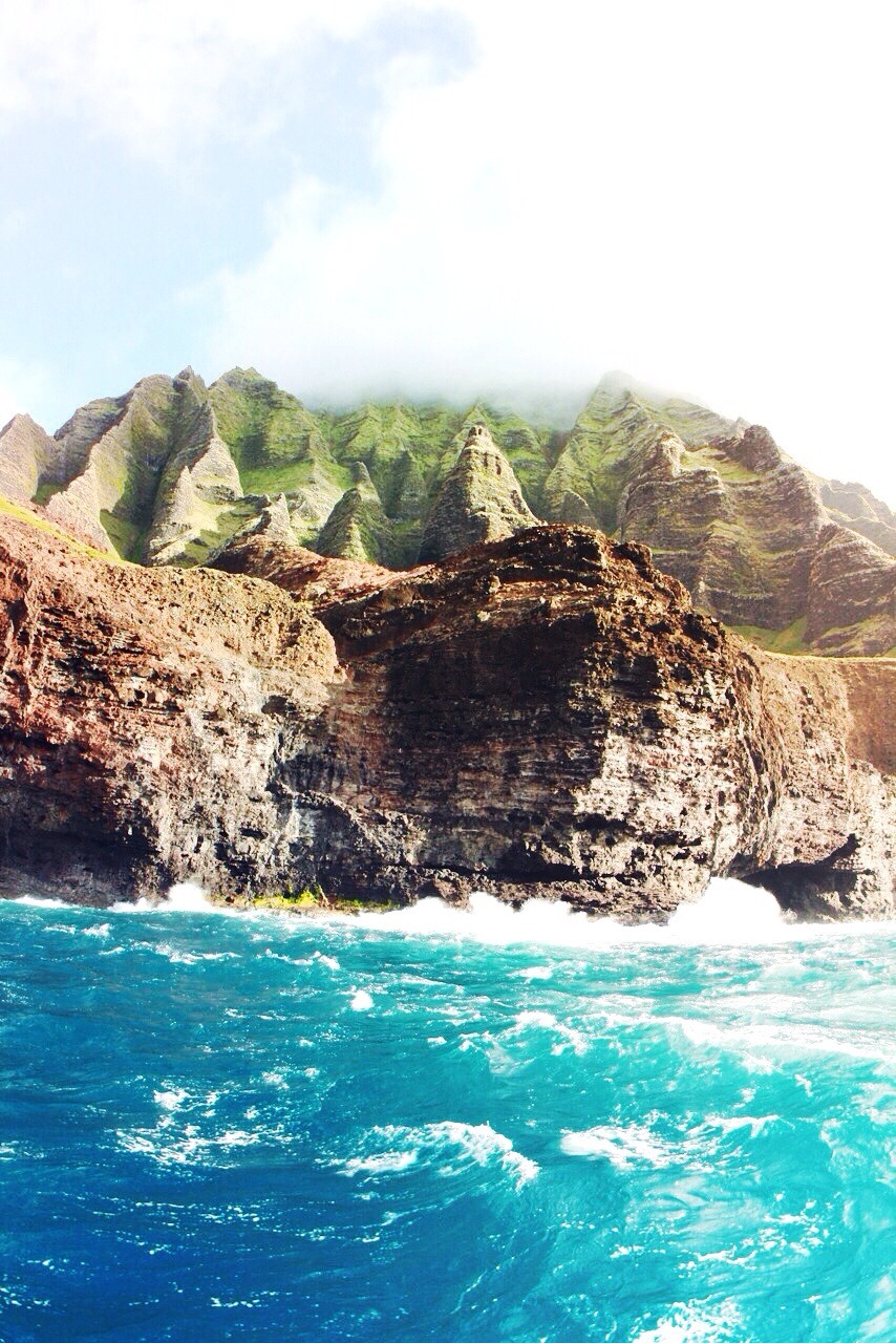jayalvarrez:  Na Pali coast… Cleanest and purest best tasting drinking water on