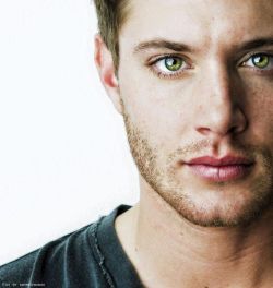 hotmentohelpyoustudy:    It’s the eyes, Chico. They never lie.   Jensen Ackles, rocking them supernatural eyes!   