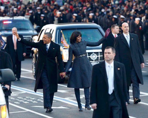 politi-gal: President and First Lady waving at the inaugural crowd.