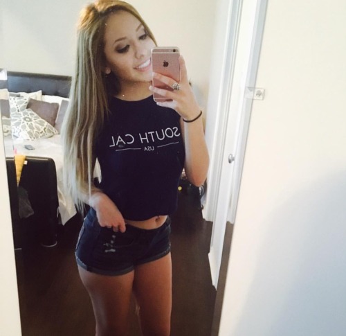 bigdaddydicklee: ambarxz: Someone message me So pretty