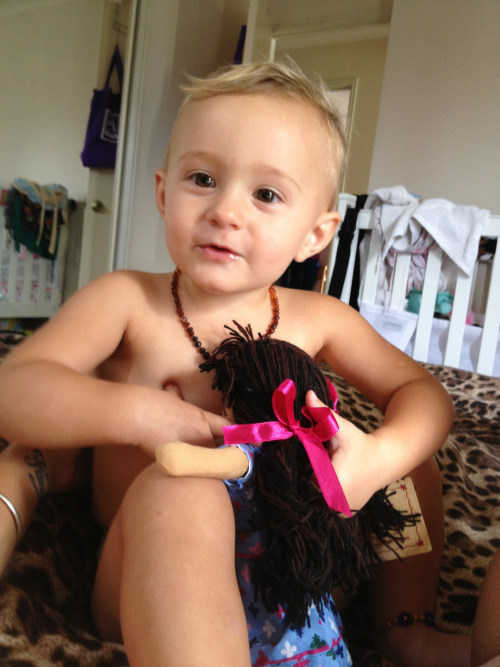 ellaownsmyheart:  Giving dolly boobie