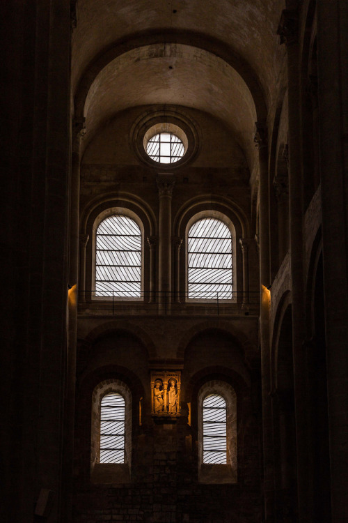 medieval-woman:Conques-16 (Stained glass of Soulages, Abbey Church of Saint Foy in Conques) by Alain