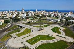 Dominicanmen:  La-Plaza-De-La-Bandera-Dr