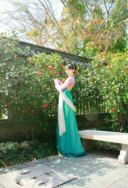 petit-cottage: CreamKiko Traditional Chinese Hanfu.