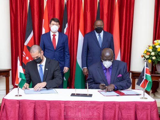 Uhuru's latest deal opens 200 Hungarian scholarships For Kenyans