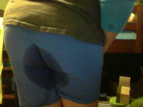 Porn photo pissy-heaven:  my wet butt :)