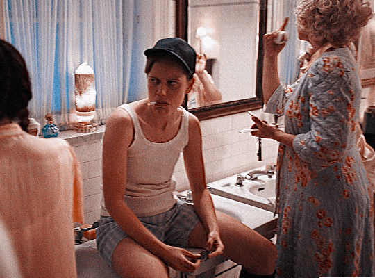 KELLY MCCORMACK As JESS MCCREADY In A LEAGUE OF THEIR OWN (Season 1)