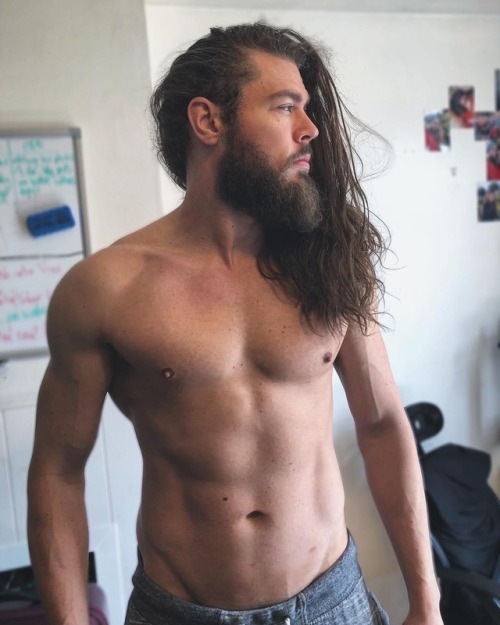   Liam Gooding | @modern.vikingVegan Viking//Banana Lovers[This and more HERE]