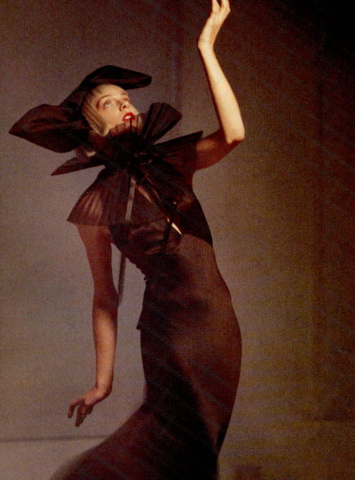 lelaid: Hannelore Knuts in Timeless for Vogue Italia, November 2005 Shot by Tim Walker Styled by Jac