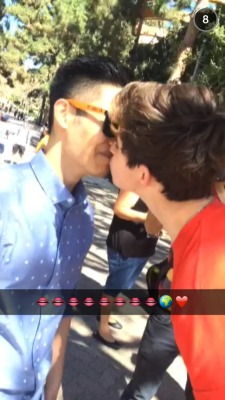 breadonly:  hayesgriersluts:  To all the people complaining about Nash being a homophobic who’s against gays; He willingly kissed a boy just for a snapchat story on top of apologizing twice.   