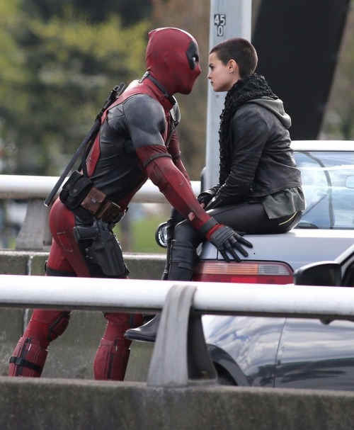 ohmygrodd:  It Looks Like Colossus WILL Be In ‘Deadpool’ After AllThe first picture mirrors a scene in the leaked script that sees Wade breaking his hand after punching Colossus in the face.