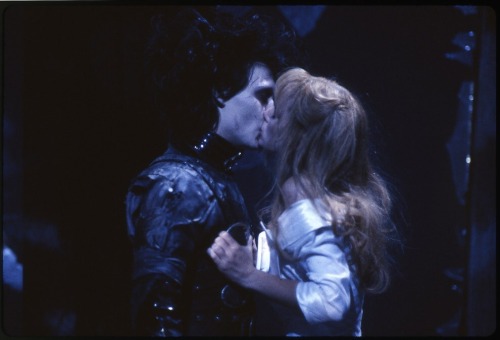 eyesaremosaics: Edward Scissorhands (1990)  Still one of my all time favorite movies, and such a bittersweet joy to watch during Christmas time. 