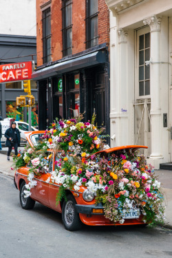 samhorine:  spring has sprung // soho, march 2018follow me on instagram