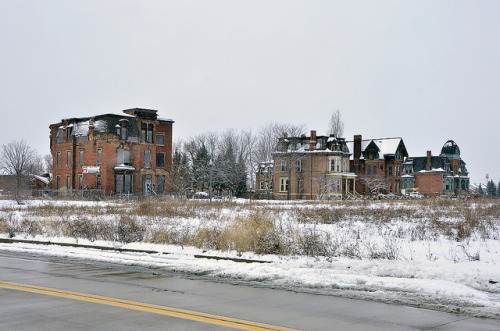 fuckyeahabandonedplaces: Old Houses in Detroit Michigan by Steve Tracy Photos on Flickr. Via Flickr: