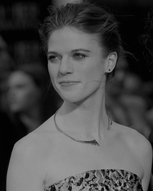 gotactresses: Rose Leslie at the Olivier Awards in London (April 3, 2016)