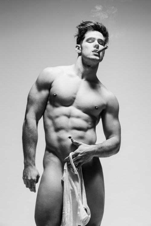 moxyhart:  Follow me: http://moxyhart.tumblr.com