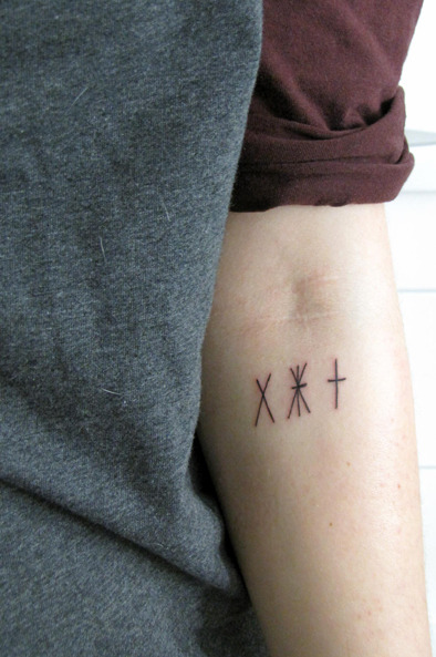 weil ich nach der bedeutung gefragt wurde: x für existenz, * für leben (wie bei todesanzeigen das ge