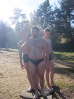 superbears:  Super sexy thic boy, but blurry…