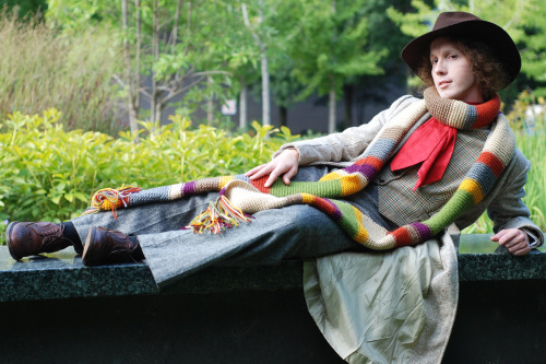 slythgeek: Cosplayer: demon-vice-commander Character: Fourth Doctor from Doctor Who Location: Cityga