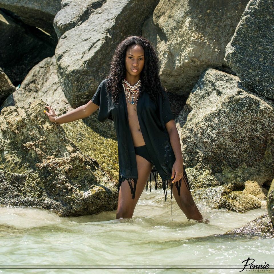 ashleyblakethemodel:  💛👑 IG: @AshleyBlake_  Twitter: @AshleyBlake_www.AshleyBlake.co