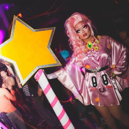 scatterthetwinks:  bubblecum-glitterfuck:  💅Kim Chi💅  The Asian Glamasorus. Probably my biggest season 8 hopeful. She’s something different every time and it’s very refreshing to see!  I’ve been following Kim Chi on social media for about