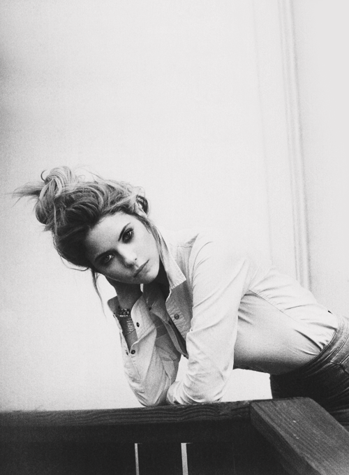 white–topaz:  (32) ashley benson | Tumblr on We Heart It. http://weheartit.com/entry/65159232/via/alison_boffa
