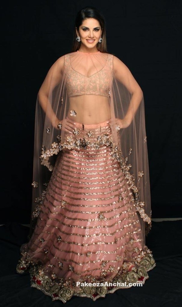 pakeezaanchal:  Sunny Leone in Peach Lehenga from Archana Kochhar’s Bridal &amp;