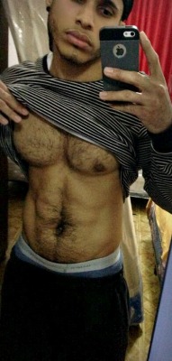 redbonesindrome:  Damn this dude fine as hell  http://ezuv.tumblr.com