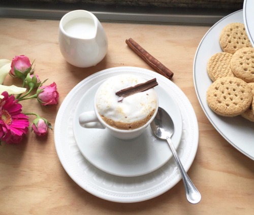 brasilenacaffe: A morning like this mini cinnamon cappuccino It’s a daily inspiration ☕️ Buong