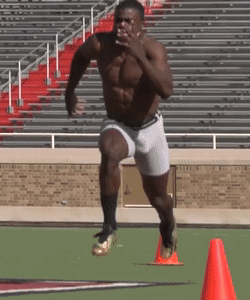 sexyman108:  tallshyjock:NFL Sprint training   Dick &amp; nuts for days!🏆🥇❤️👅👅👅👅👅👅👅💦