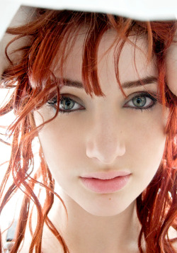 greeneyesaresexy:  .