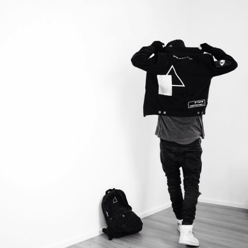 trillxnxqqa:  mvxxi:max davis Trillxnxqqa