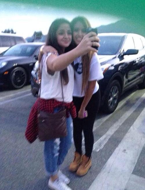 justmine93:  Another picture of Jasmine with a fan at Chris Brown vs. Quincy game